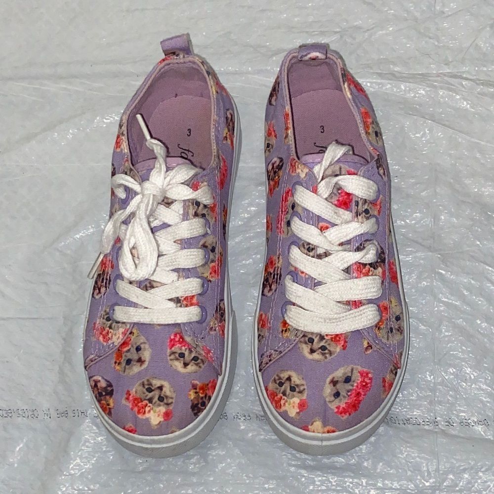 FabKids Purple  Youth Sneakers with Dog Print Size 3 US